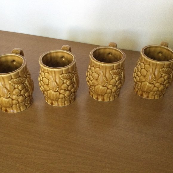 lot of 4 Vintage Japanese Coffee mugs marked Japan raised fruits design - Picture 3 of 6